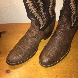 Vintage Justin Chocolate Elephant Boots. Excellent condition. 9.5D